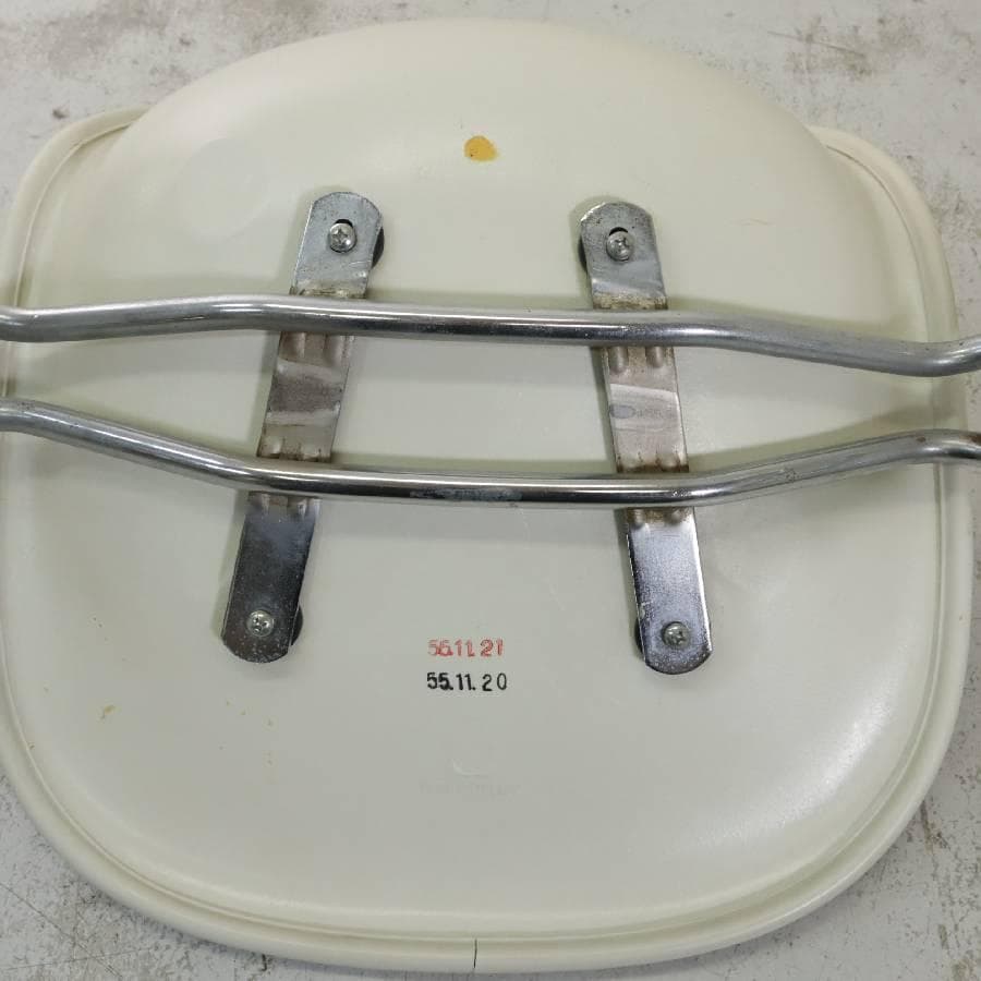 正規品 ハーマンミラー シェルサイドチェア スタッキングベース FRP製