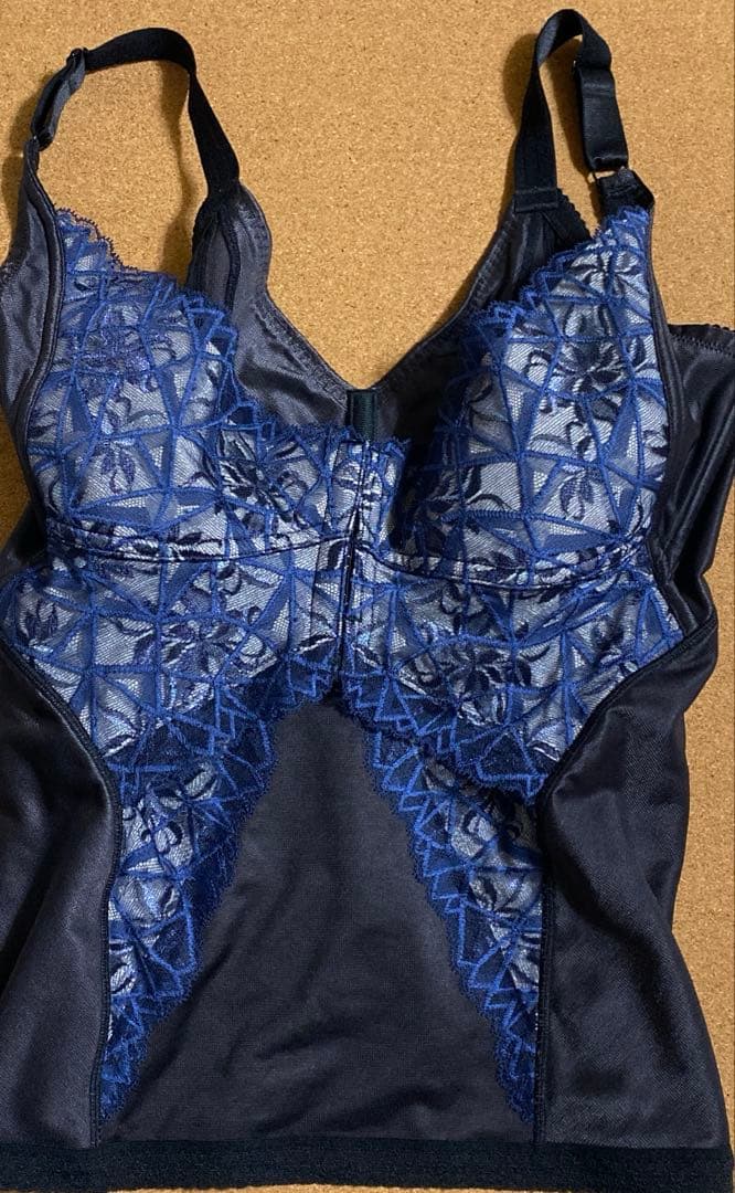 マルコ カーヴィシャス コントロールキャミソール 85