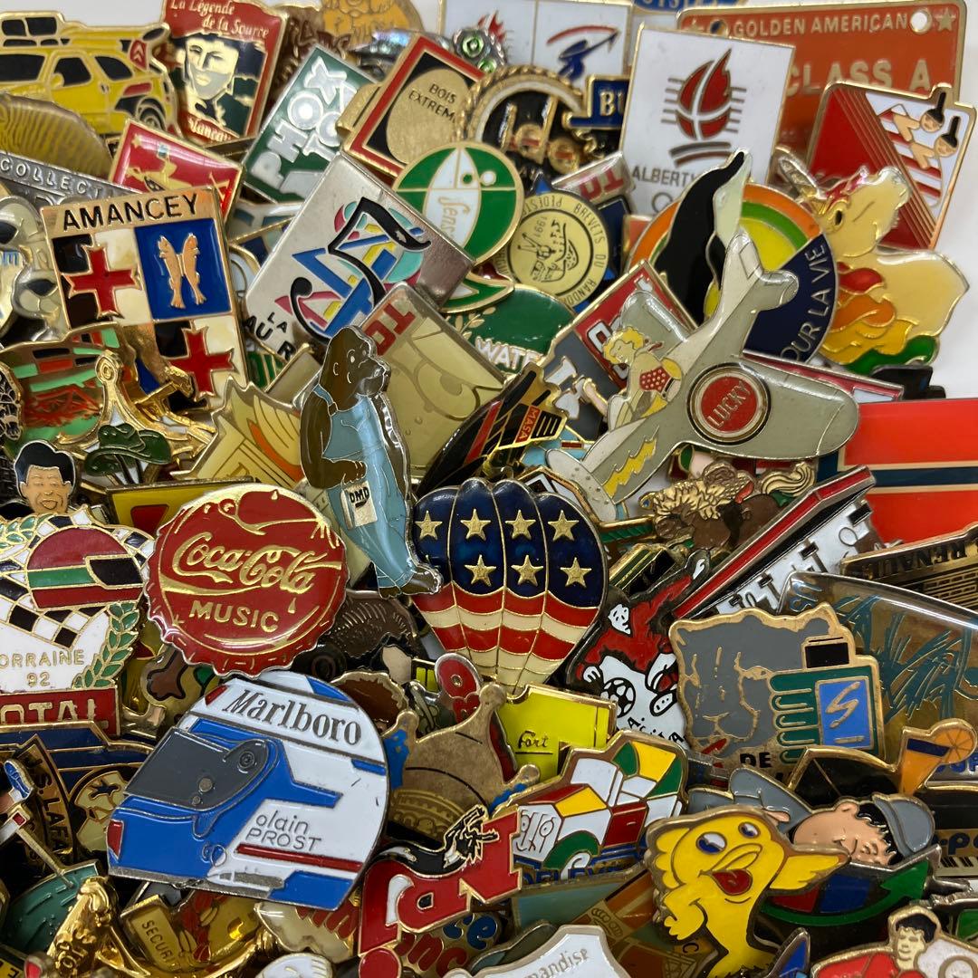 フランス雑貨★ピンバッジ大量200個セット★コカコーラ　エッソボーイ&ガール