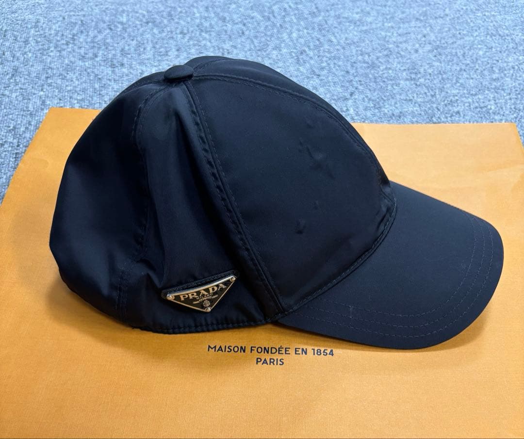 プラダ 黒 ナイロン ベースボールキャップ　XL