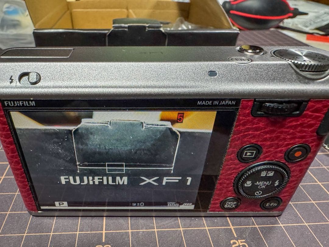 未使用品 FUJIFILM XF1 RED おまけバッテリー付き