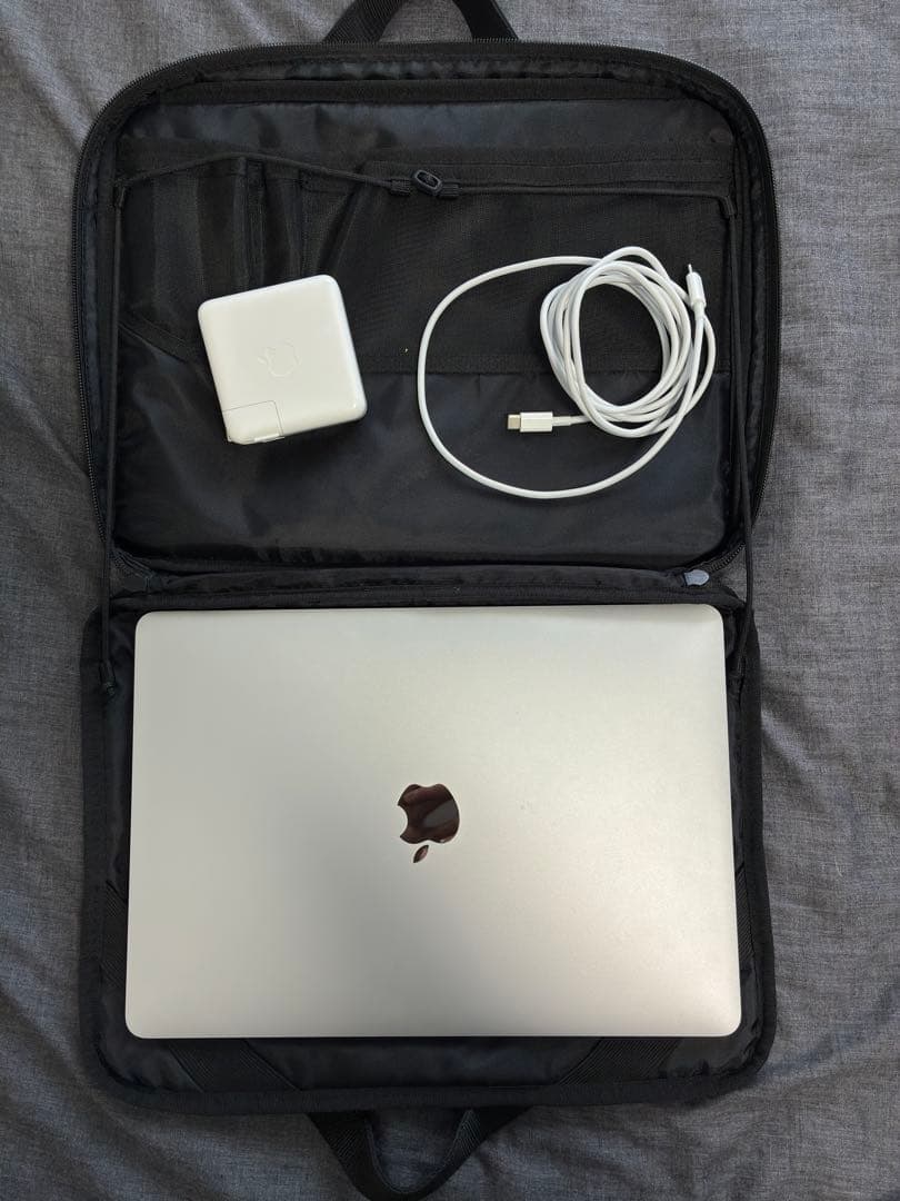 MacBook Pro シルバー 13インチ 2019 128GB 8G