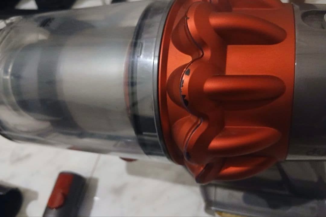 Dyson V10 SV12 レッド Fluffyヘッド付 付属品多数 動作良好