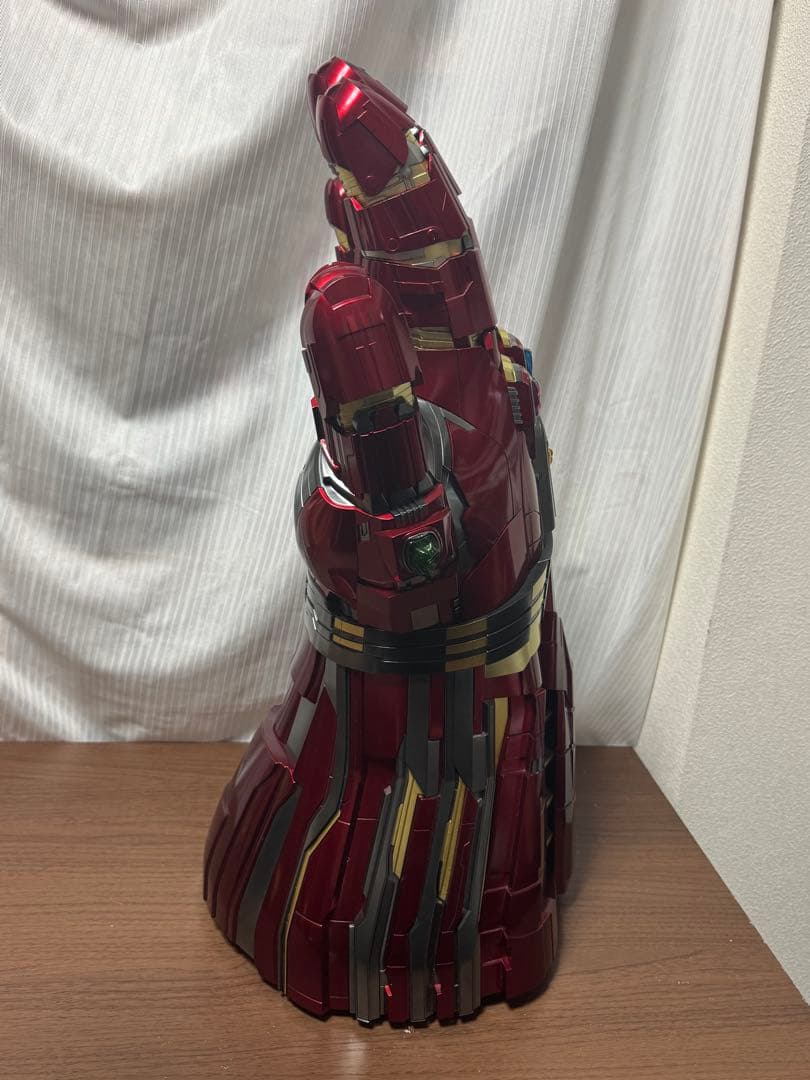 チ*ラ様 ホットトイズ　１／１スケールレプリカ　ナノ・ガントレット（ハルク版）