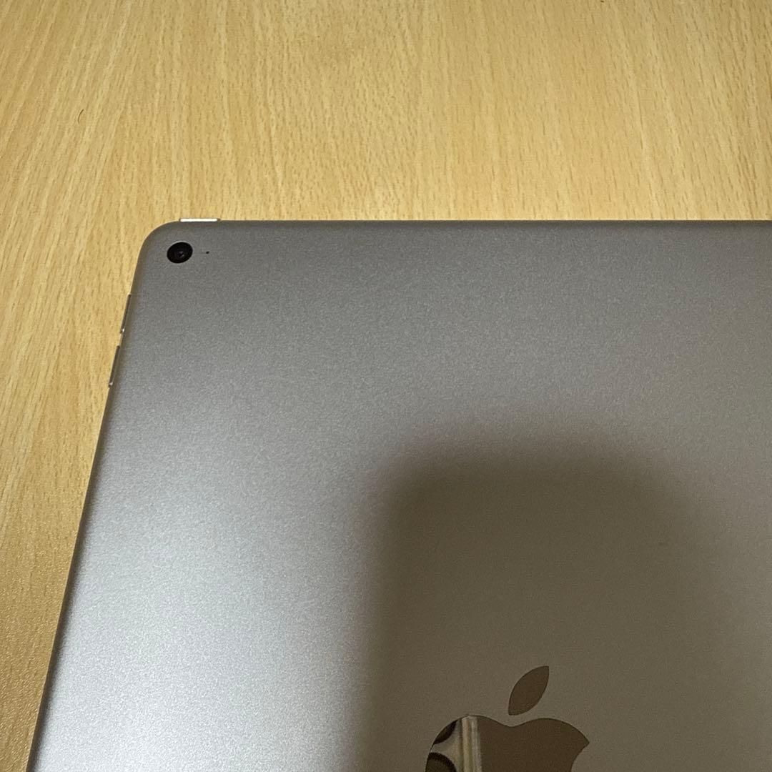 iPad Air 2 Wi-Fiモデル　シルバー　64GB