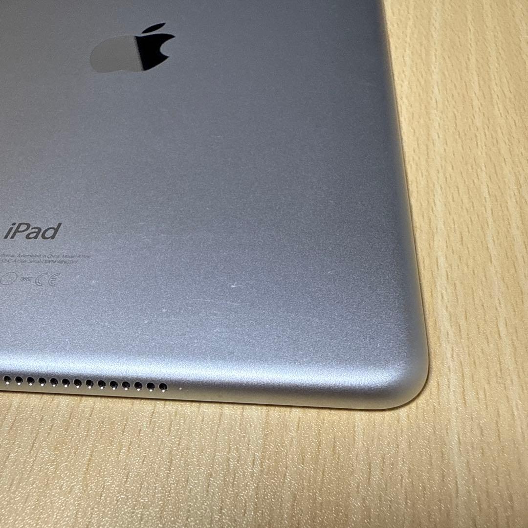 iPad Air 2 Wi-Fiモデル　シルバー　64GB