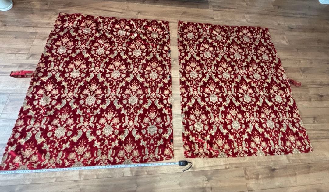 金華山　バレンタイン　赤　センターカーテン　キタワキ製　値下げ中