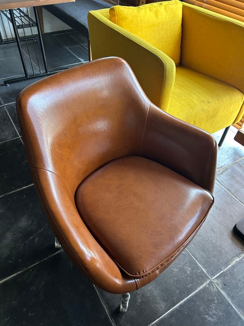 ⭐︎値段交渉ok⭐︎ブラウンレザー 調アームチェア