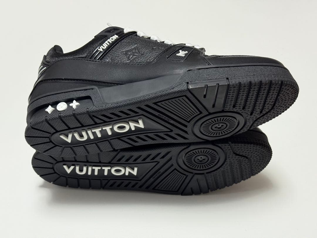 希少★ルイヴィトンLouis Vuitton LVトレイナー　スニーカーブラック