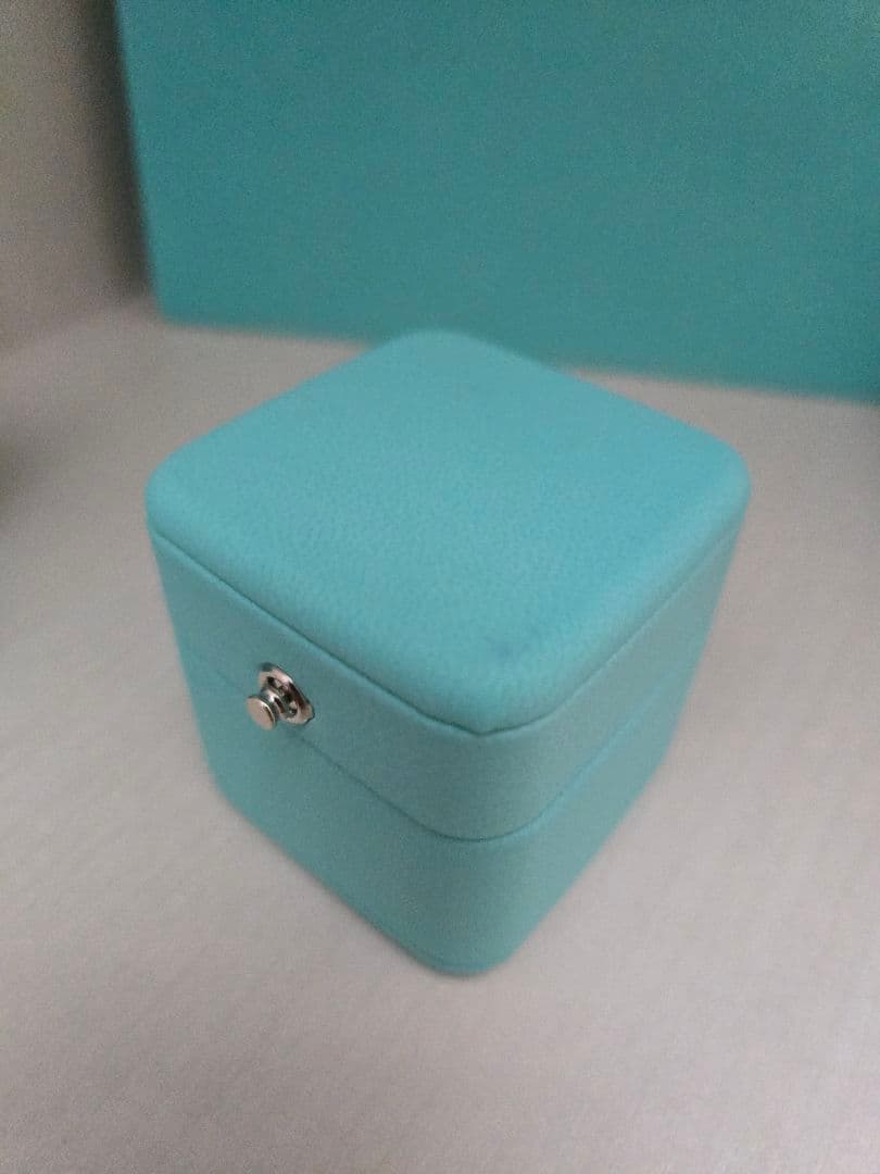 Tiffany & Co.　トゥルーナローリング