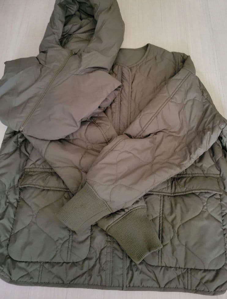 ジュンさん専用　CALUX カーキ色 キルティングダウンジャケット フード付き