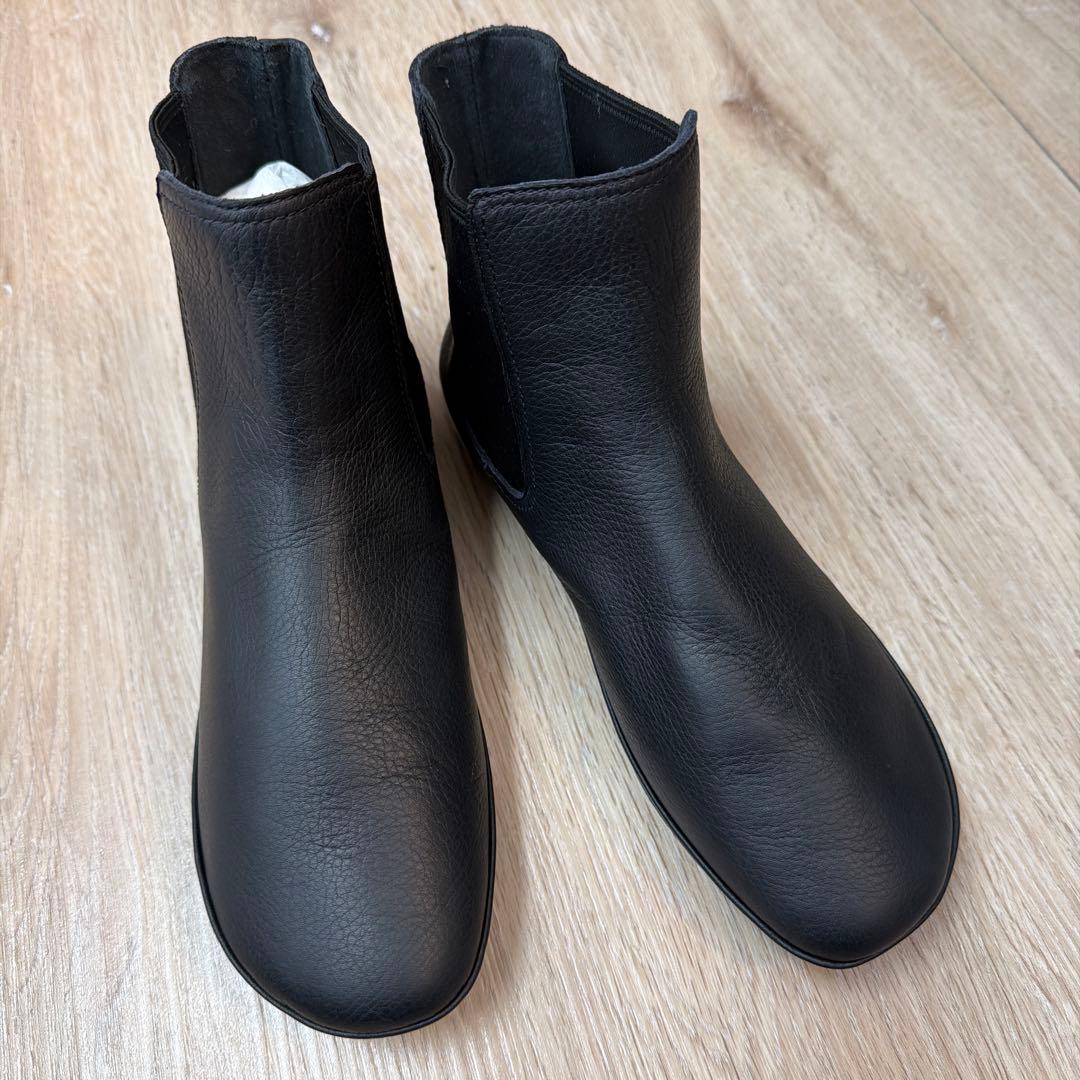 camper ブラックレザー サイドゴアブーツ