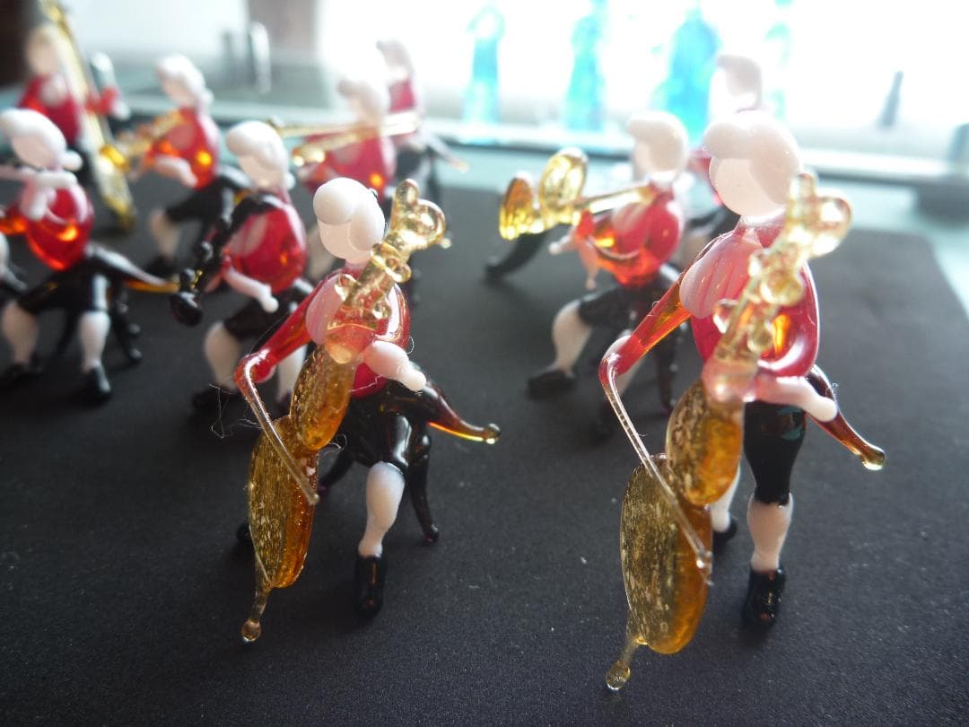 美品！ガラス細工 オーケストラ1３体＋おまけブルーオーケストラ６体＋ガラスケース