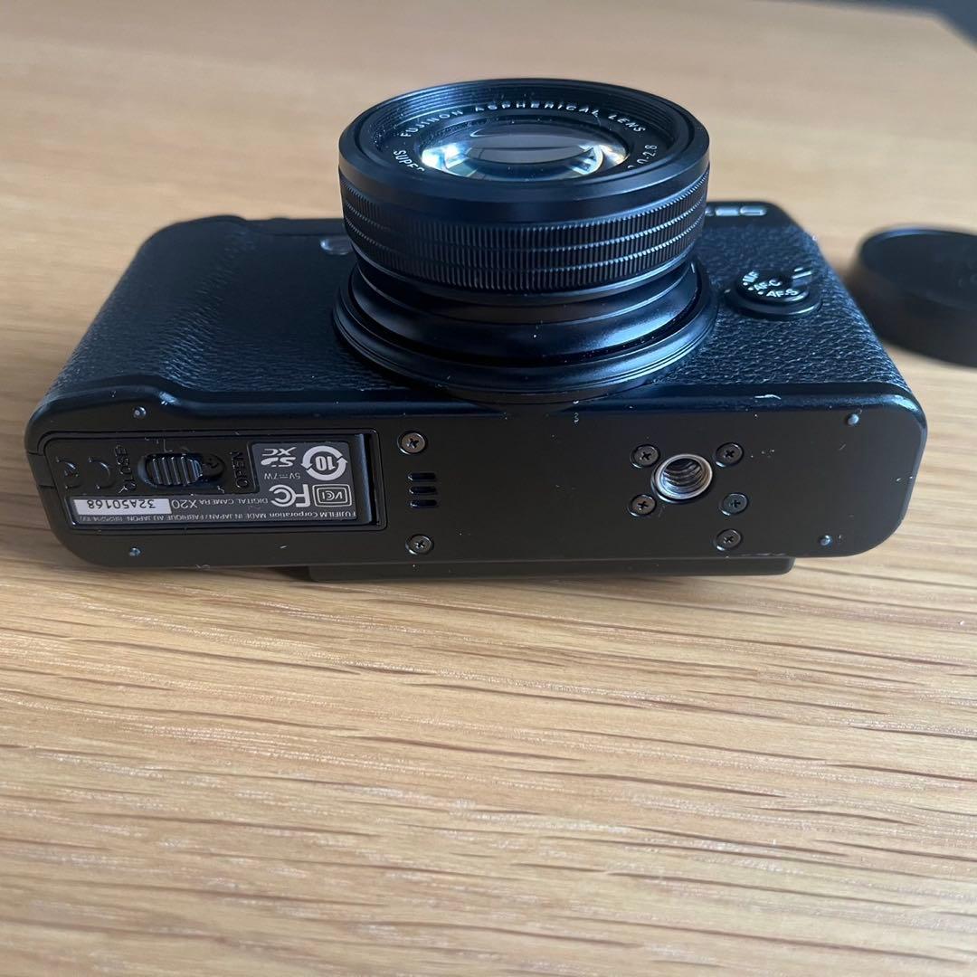 Fujifilm X20 コンパクトデジタルカメラ　ブラック