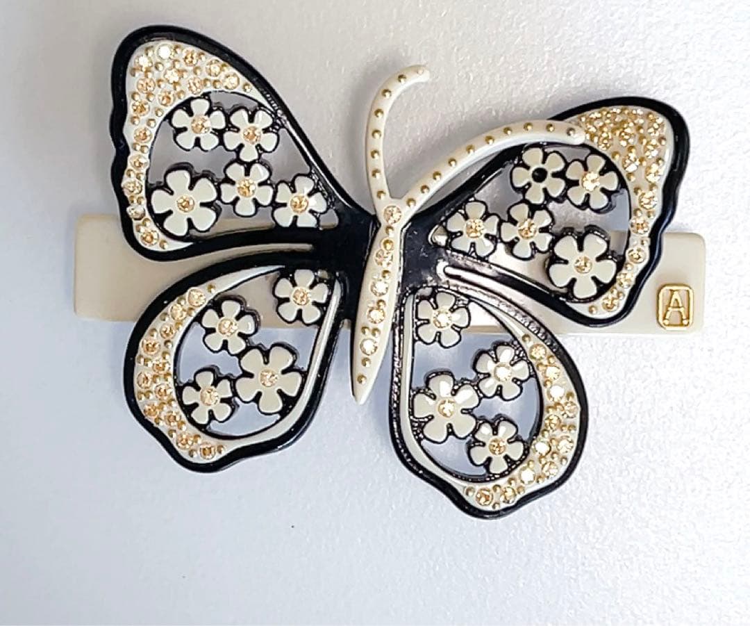 アレクサンドルドゥパリ　バレッタ　バタフライ　モノトーン　大人気　希少