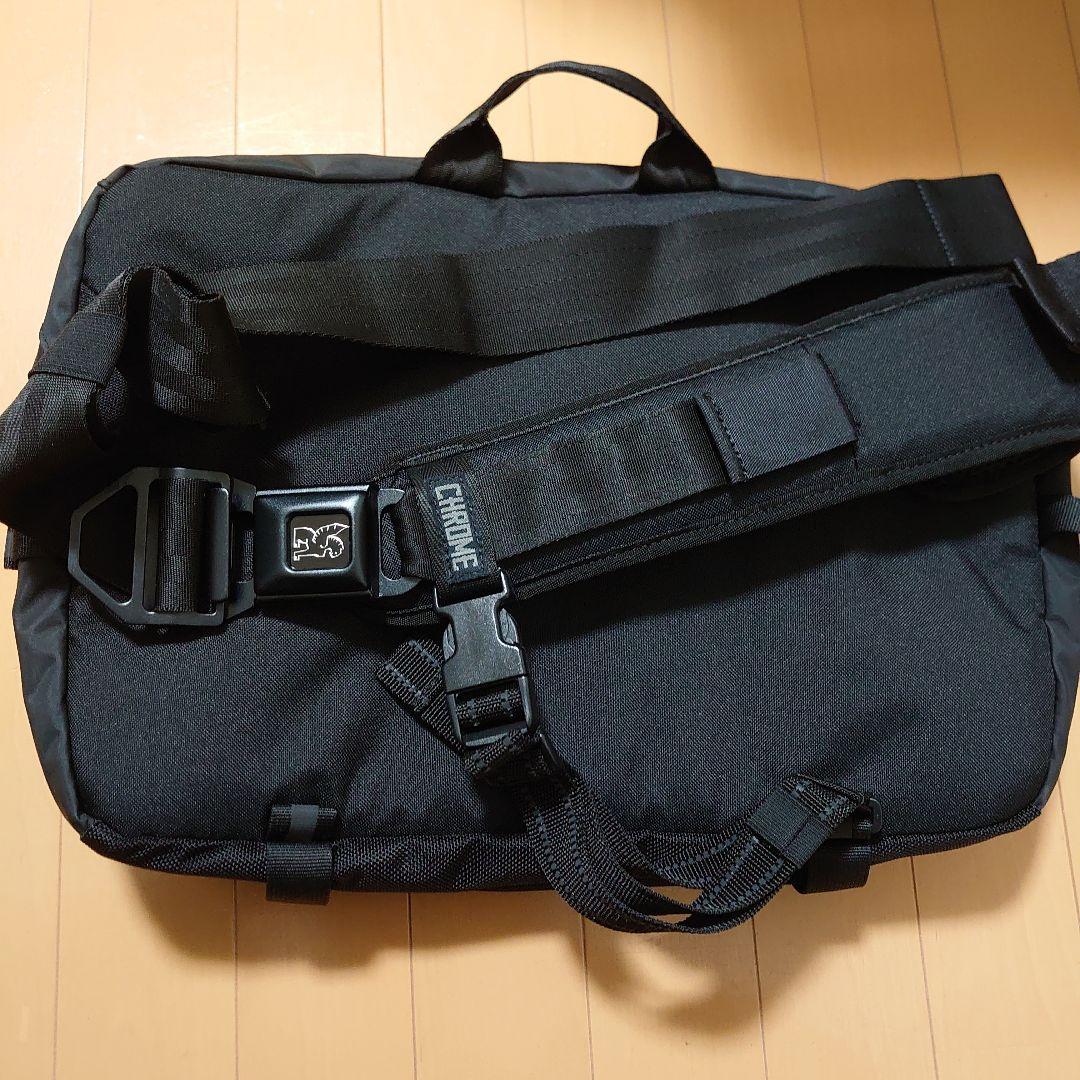 バッグ CHROME KADET MAX BLACK TARP