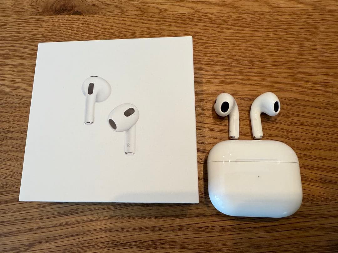 s*k様 AirPods本体 第3世代 充電ケースほか付属品完備