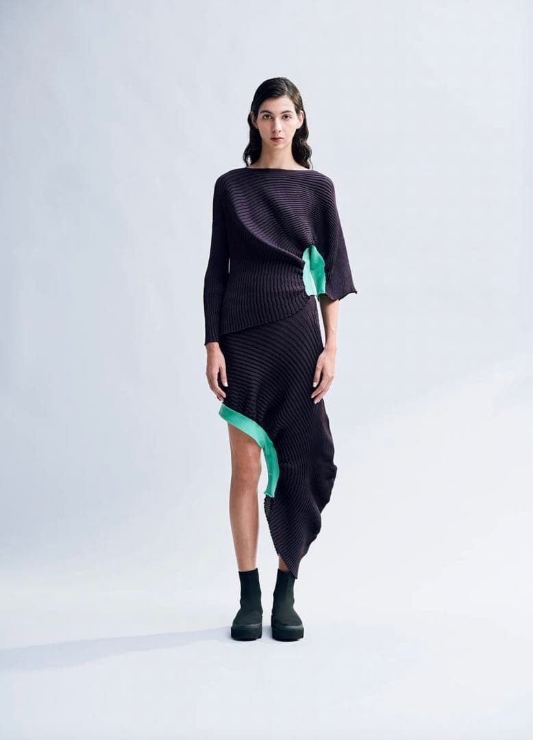 s*a様 ISSEY MIYAKE 23SS 完売 FLUIDITY TUBE