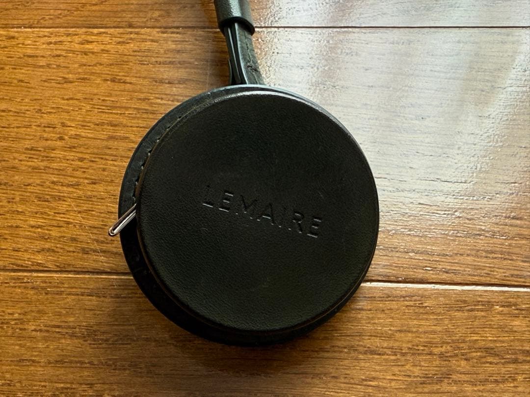 アクセサリー LEMAIRE MOLDED TAPE NECKLACE PEAT GREEN