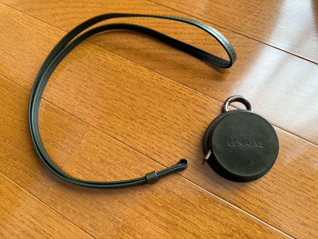 アクセサリー LEMAIRE MOLDED TAPE NECKLACE PEAT GREEN