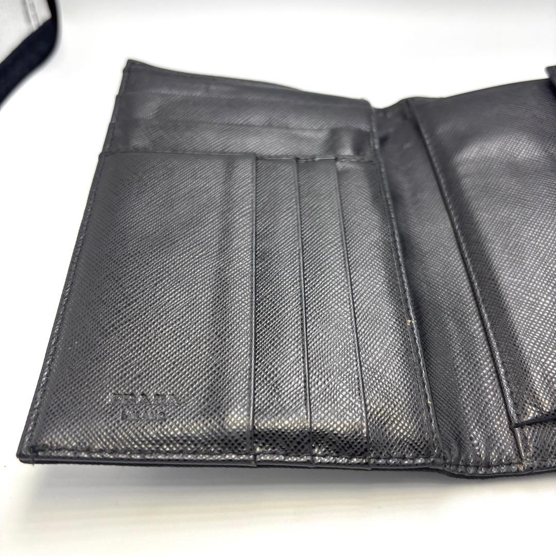 たまねぎかなこ  PRADAプラダ 三つ折り長財布
