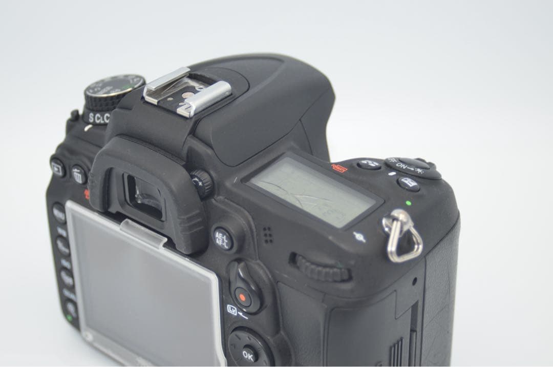 Nikon D7000 デジタル一眼レフ カメラ