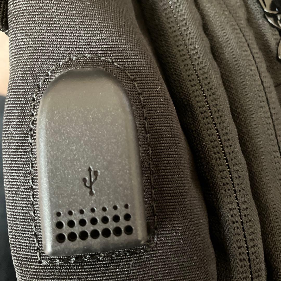 Evoon マルチビジネスリュックTSAロック付き　　　　　16の機能搭載