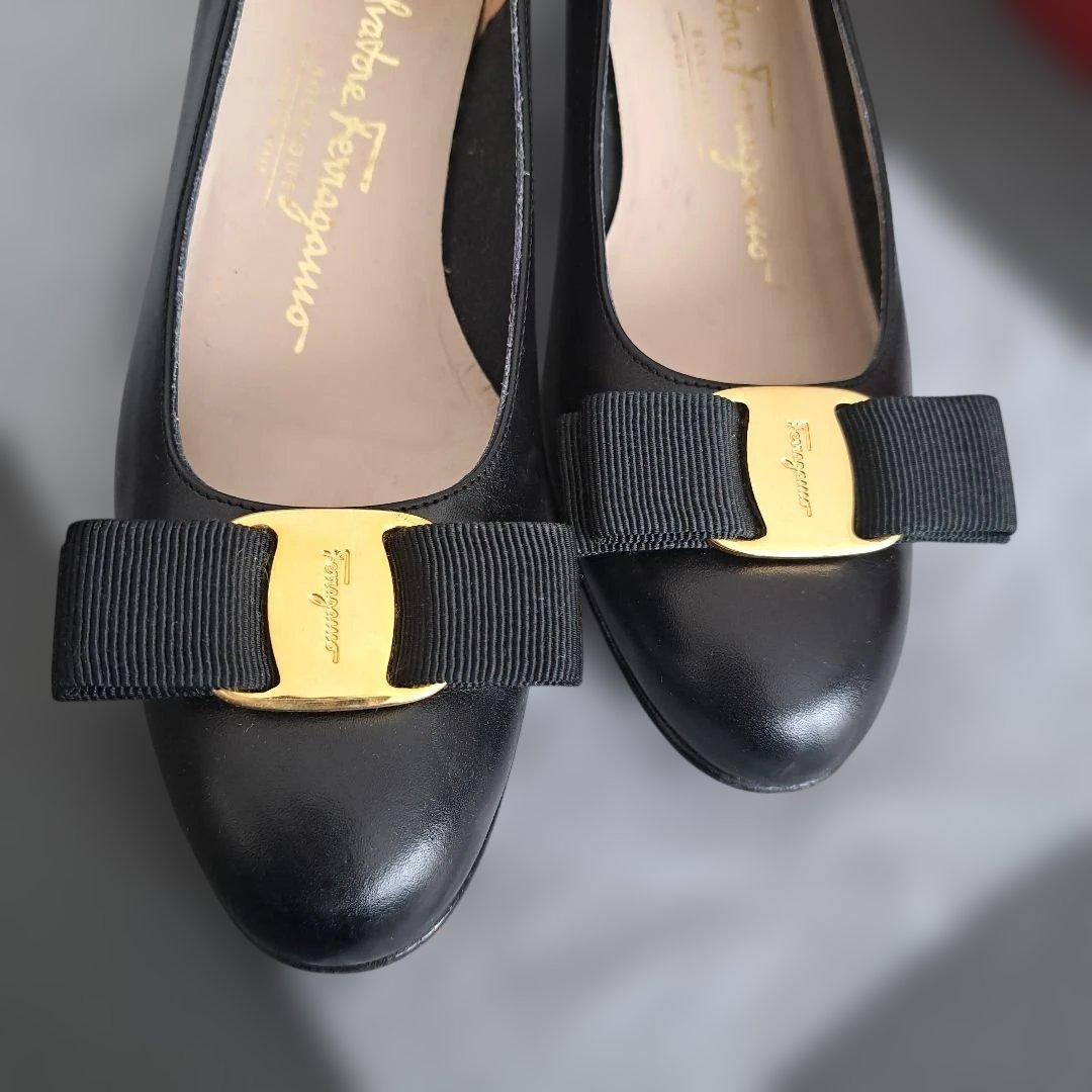 Salvatore Ferragamo 黒 リボン付きパンプス フェラガモ