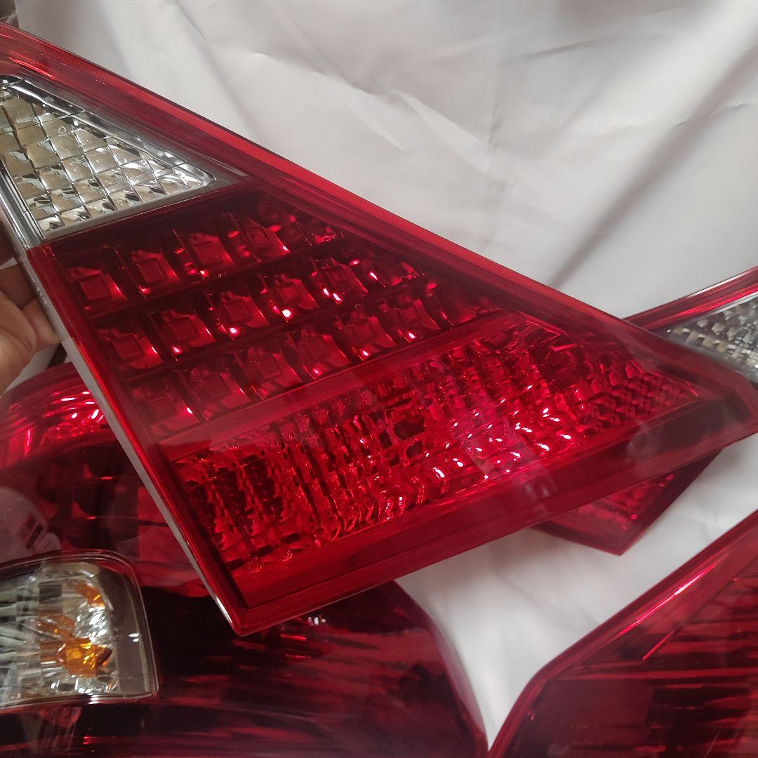 ヴェルファイア／アルファード20系純正 テールランプ LED