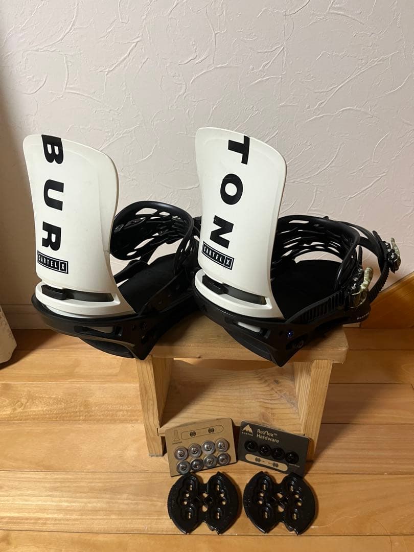 バートン　カーテルX サイズM ホワイト×ブラック