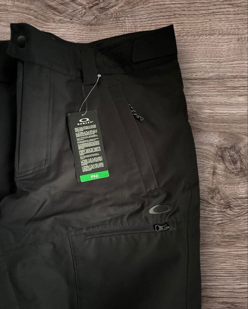 Oakley ブラック スノーボードパンツ