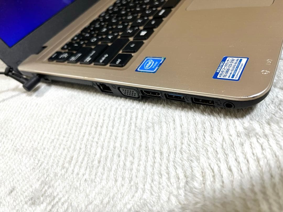 【美品】ノートパソコンASUS マウスパッド他付属品5点セット／初期化済