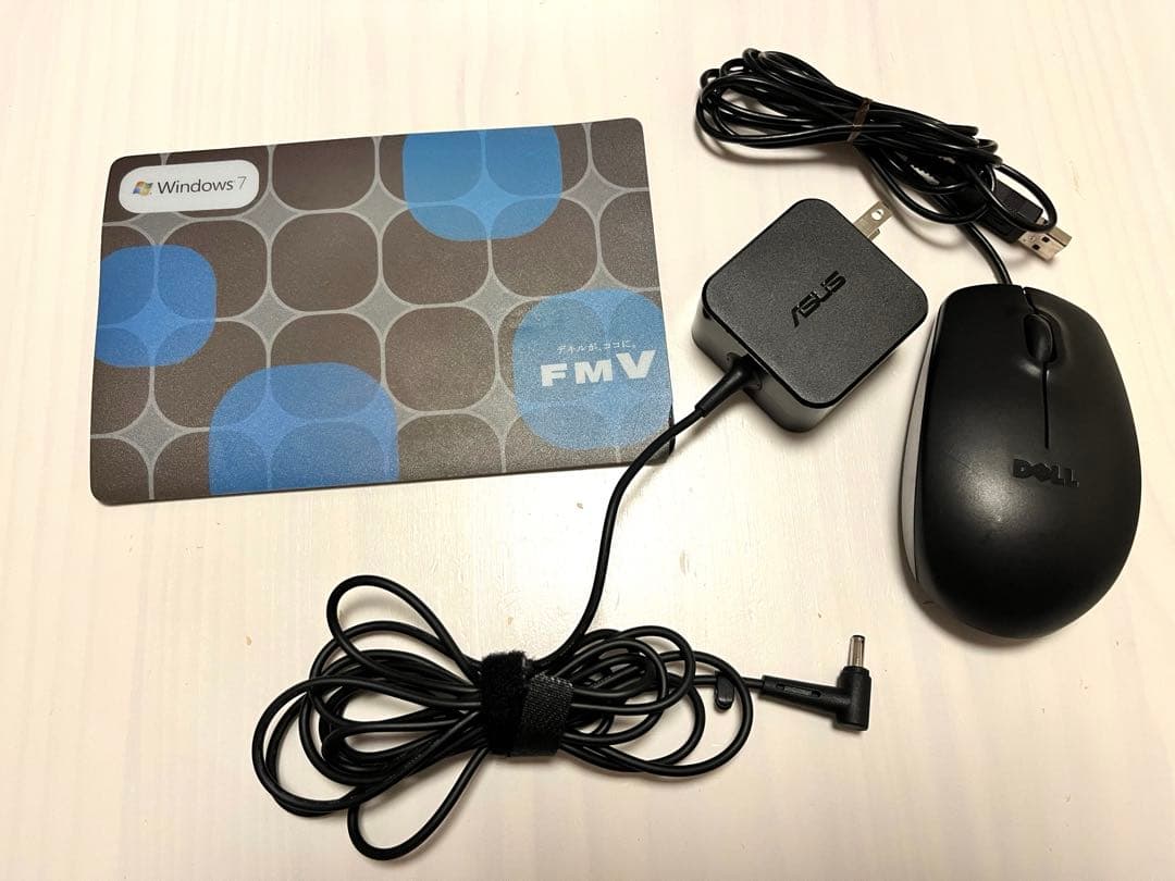 【美品】ノートパソコンASUS マウスパッド他付属品5点セット／初期化済