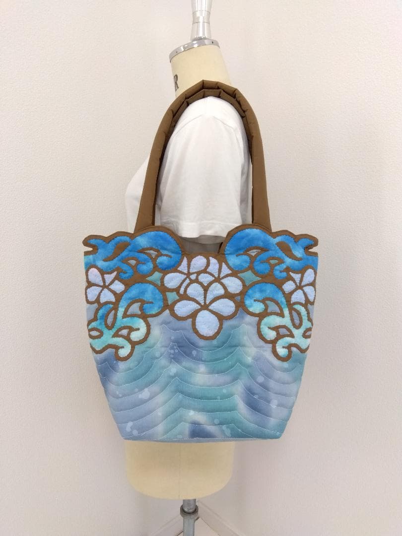 ハワイアンキルト　ハンドメイド　ナル　プルメリアトートバッグ