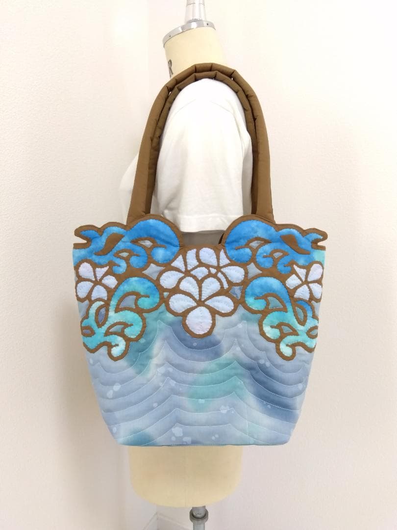 ハワイアンキルト　ハンドメイド　ナル　プルメリアトートバッグ