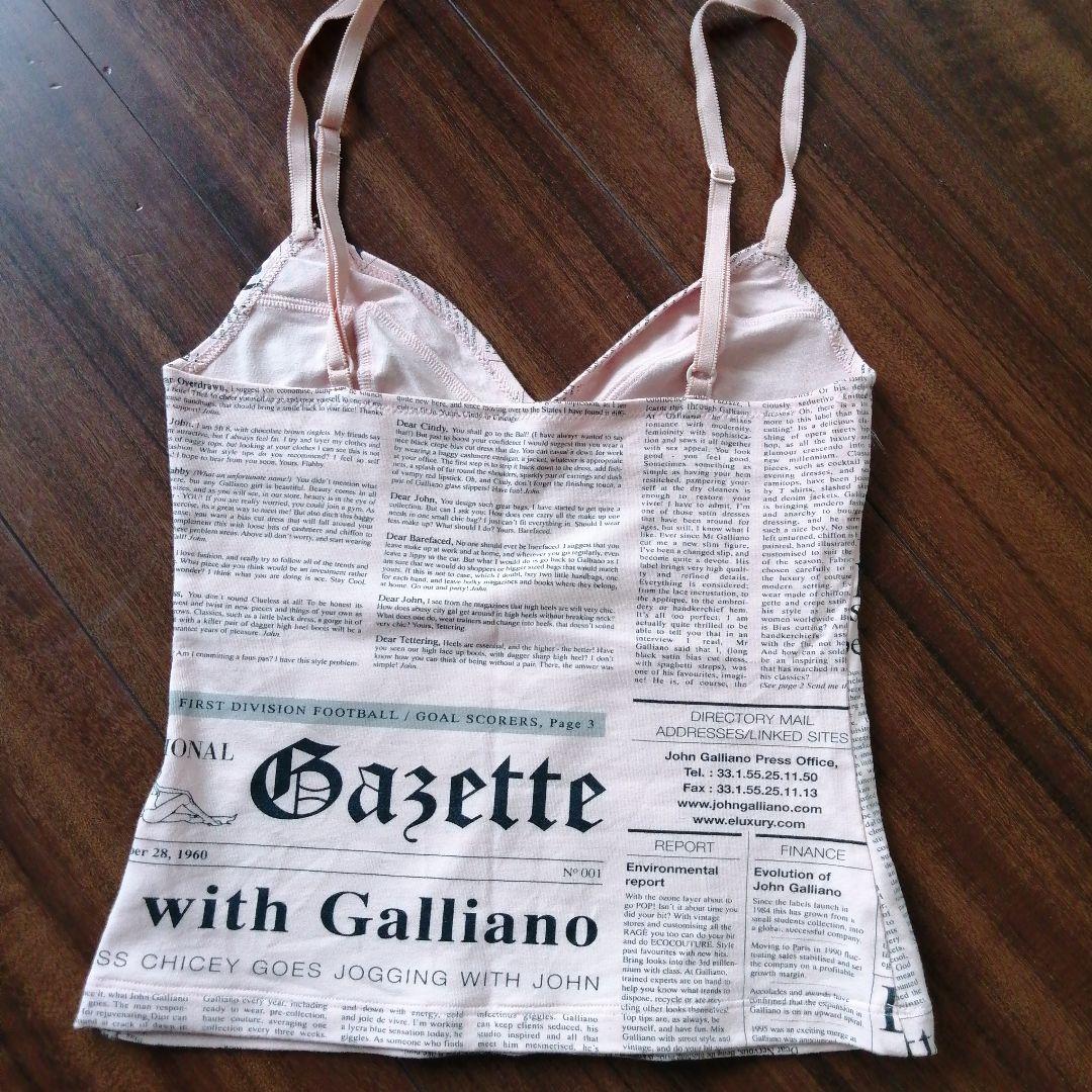 ジョン・ガリアーノ ニュースペーパー柄
