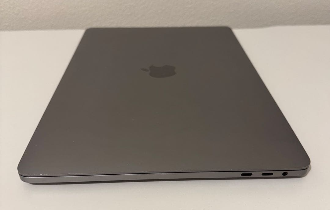 美品 Macbook Pro 2020 13インチ Officeを付ける