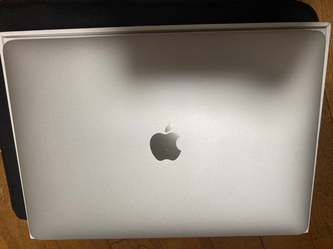【美品】MacBook Air M1 2020 8GB/SSD256GB