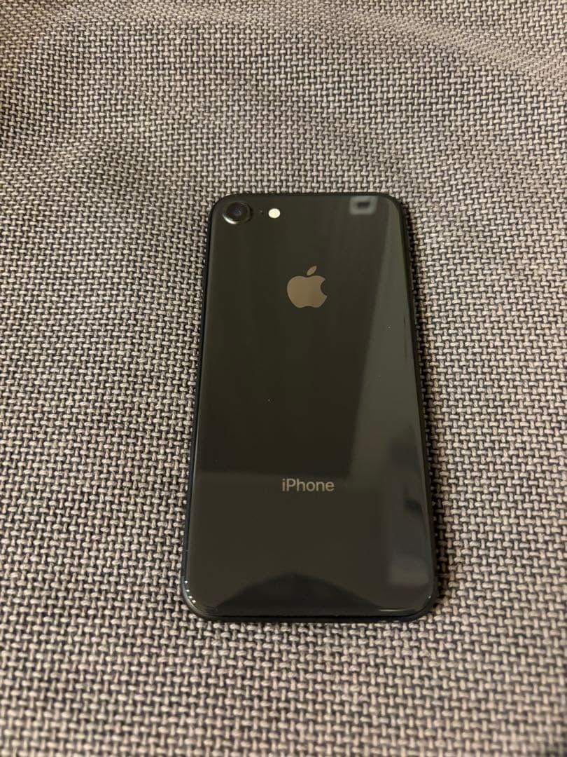 Apple iPhone 8 64G ブラック 本体