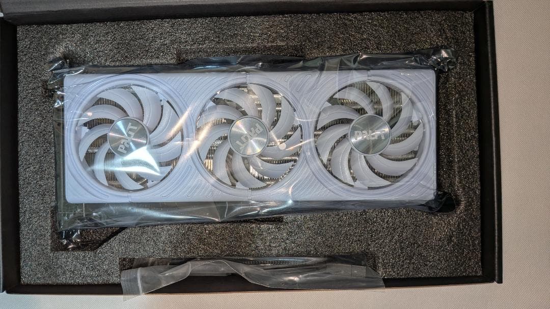 Palit GeForce RTX 5070 White OC 保証書なし