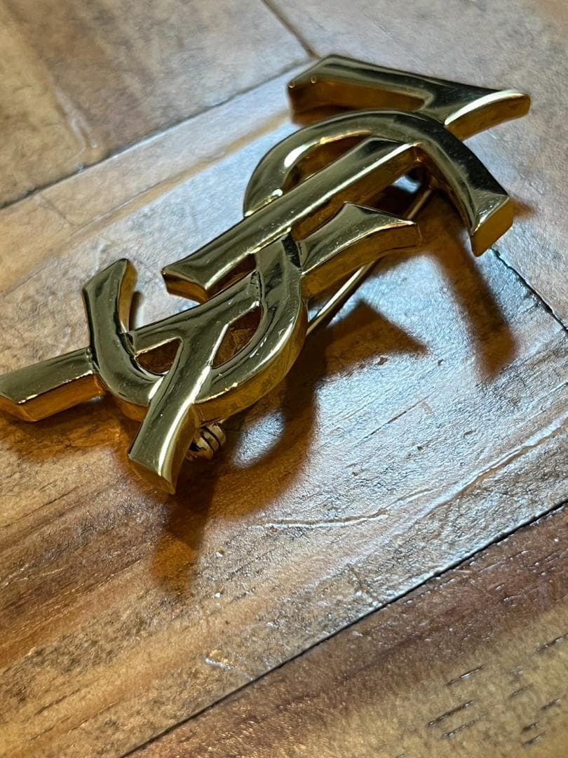 YSL　イヴサンローラン　ブローチ　ゴールド
