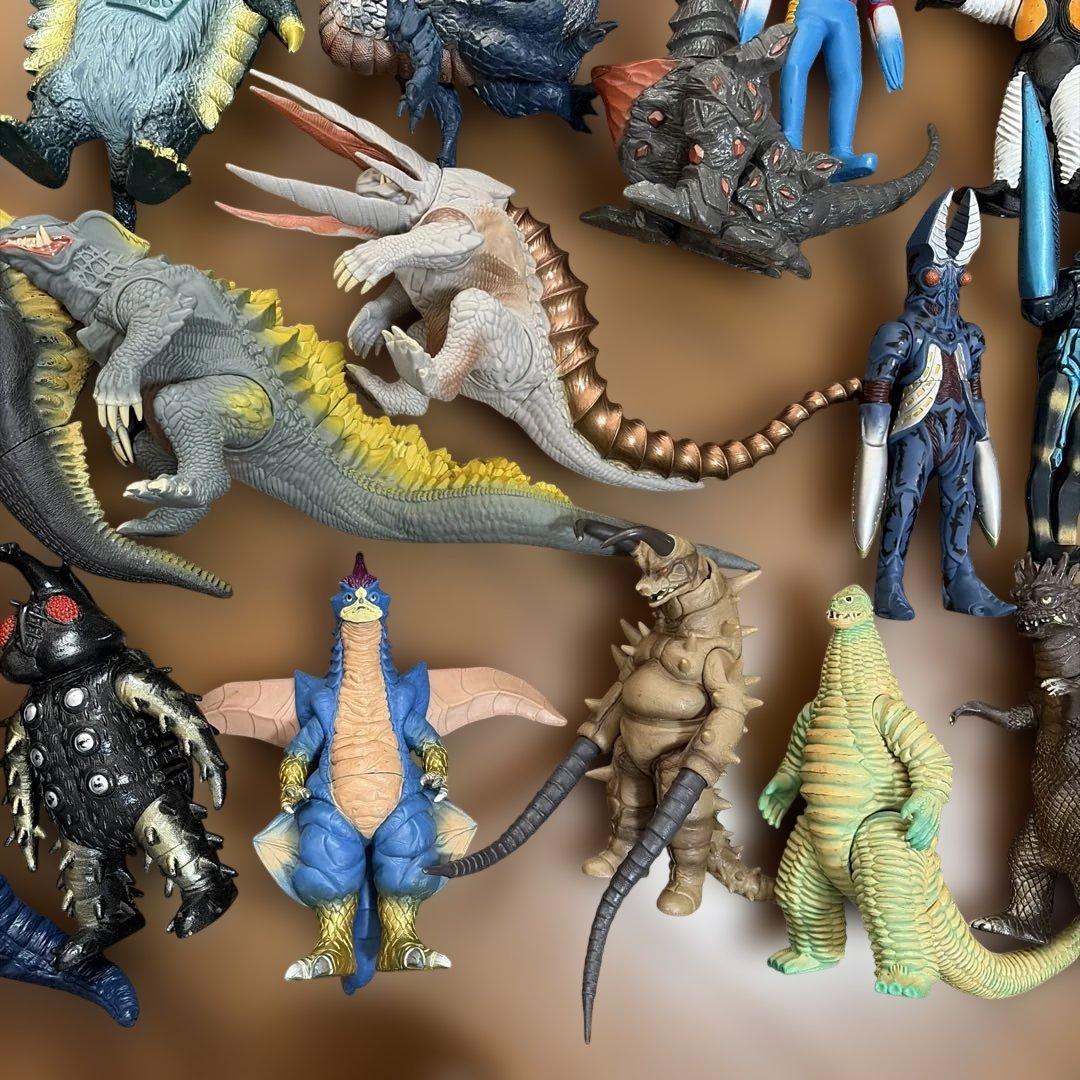 ウルトラマン　ソフビ　怪獣　フィギュア　セット　まとめ　65個