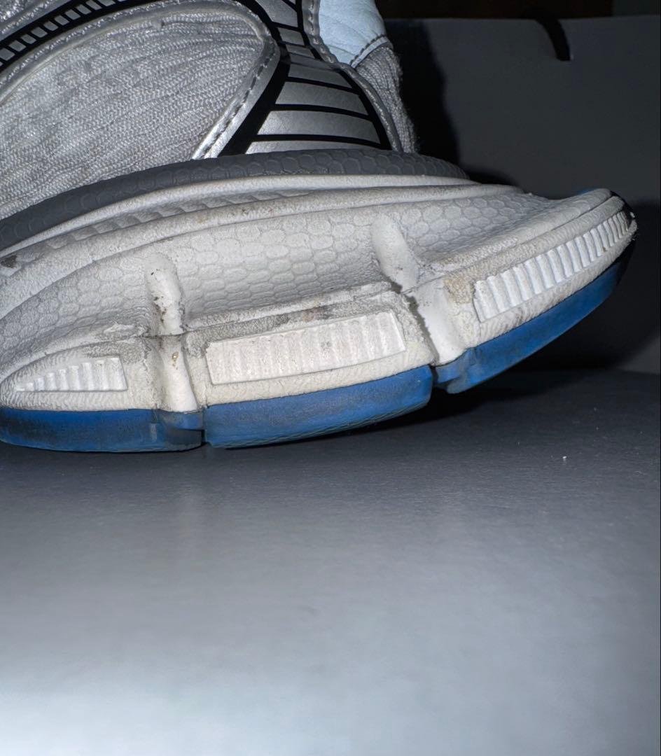 BALENCIAGA スニーカー