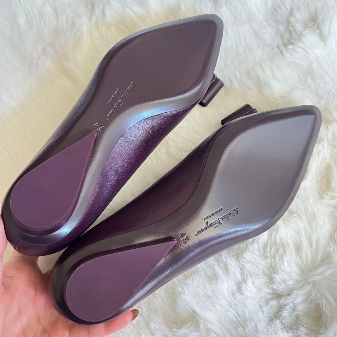 未使用品 サルヴァトーレフェラガモ VIVAリボンパンプス プラム　22cm