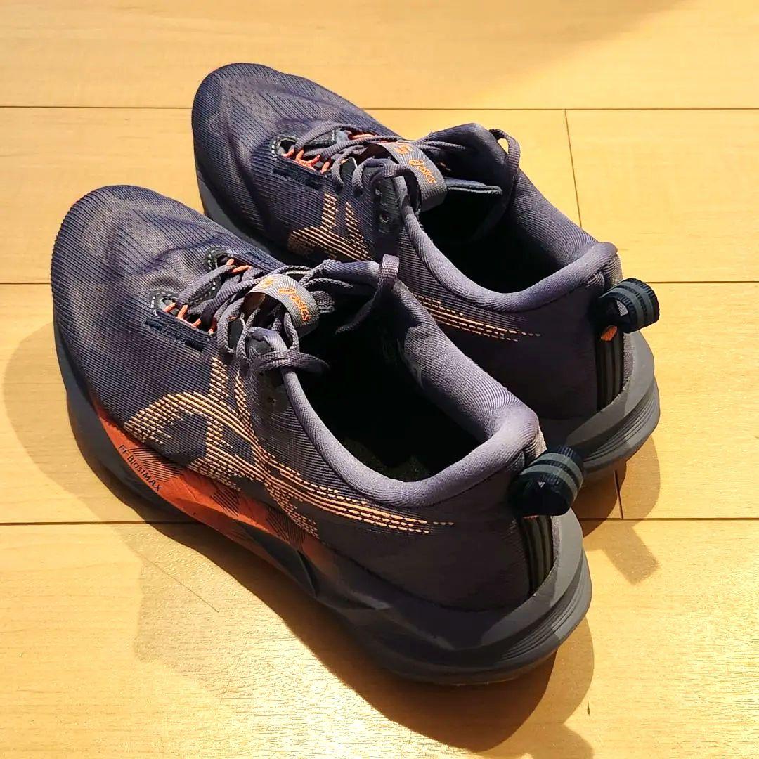 大幅値下げ 人気色 美品 アシックス ノヴァブラスト5