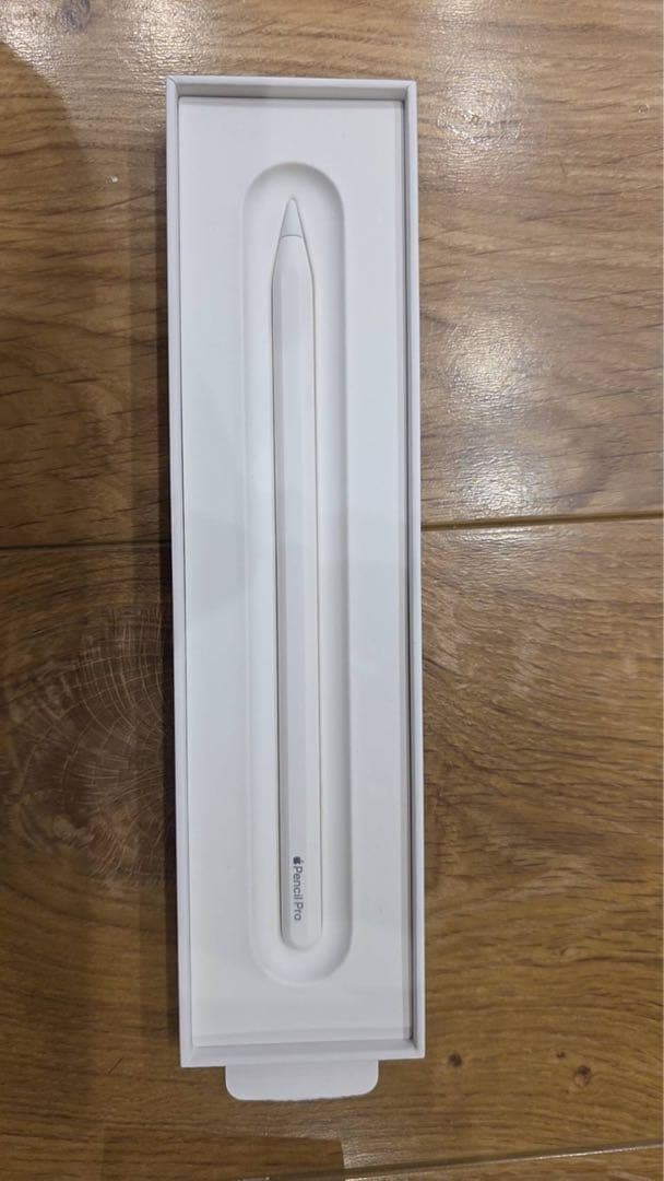 スズキ　Apple Pencil Pro ホワイト