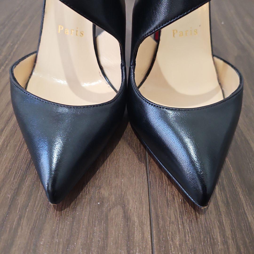 Christian Louboutin　黒パンプス