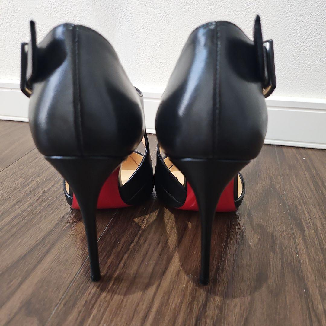 Christian Louboutin　黒パンプス