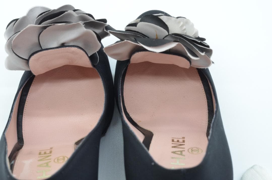 【売り切り処分価格】シャネル カメリア サテン チャンキーヒール パンプス