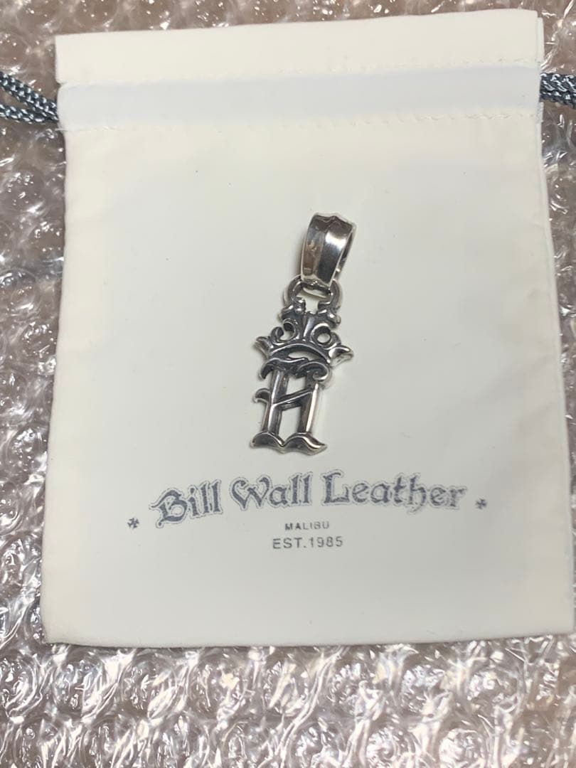 新品 ビルウォールレザー ラージイニシャルクラウンペンダント H BWL